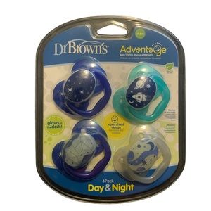 New DrBrowns advantage 4 pack glow in the dark pacifiers 0-6 months